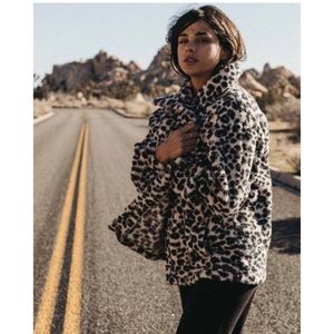 DONATED Billabong Cozy Days Leopard Sherpa Jacket